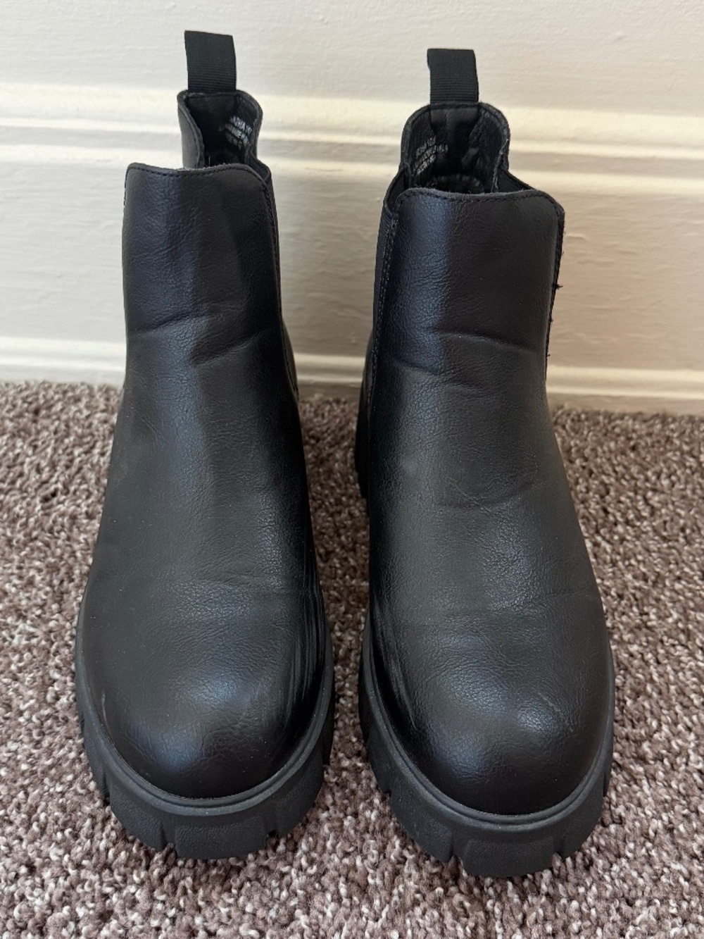Black boots size 10 womens